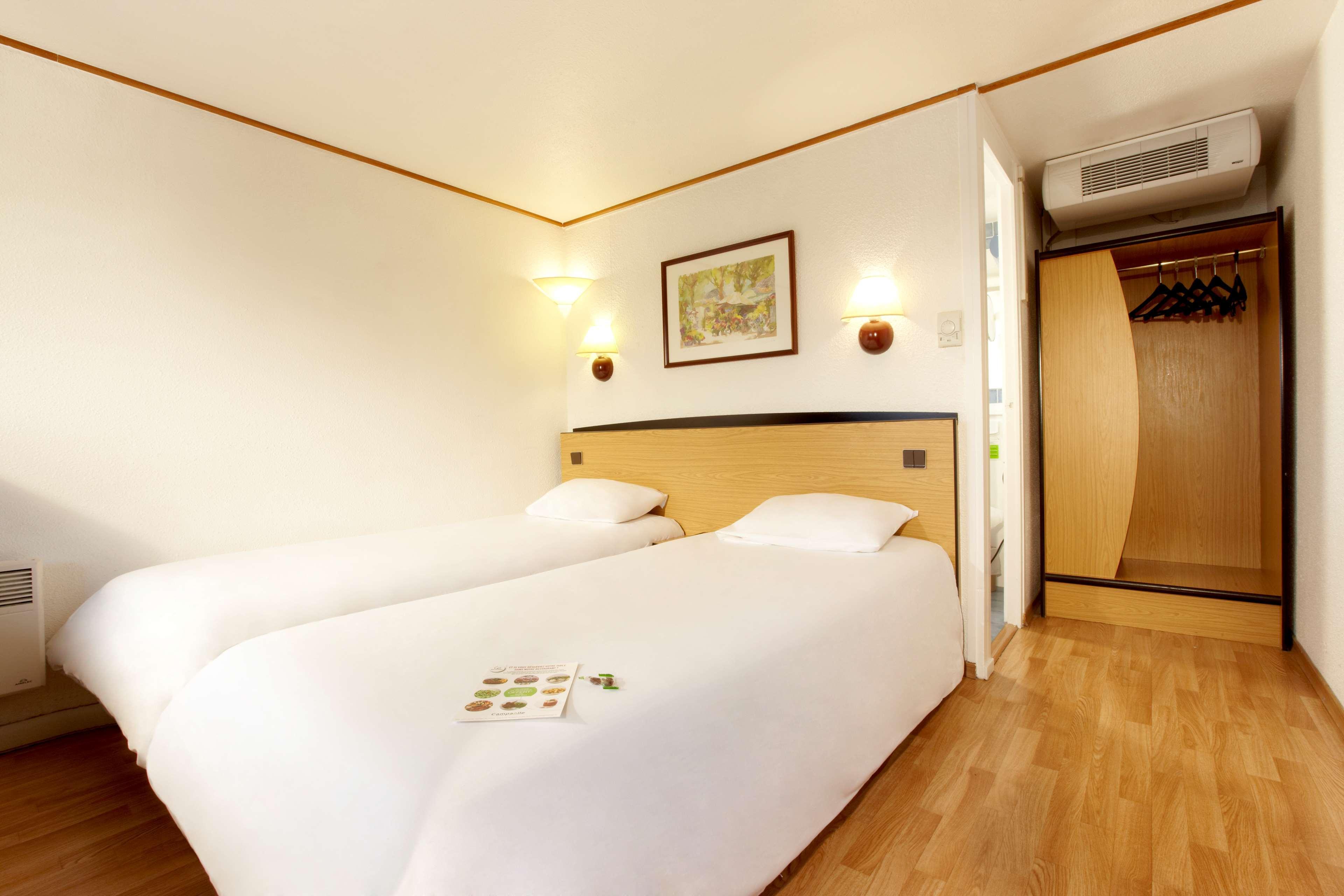 ก็องปานีล รูแอ็ง นอร์ด มงต์ แซ็.แอญ็อง Hotel ภายนอก รูปภาพ