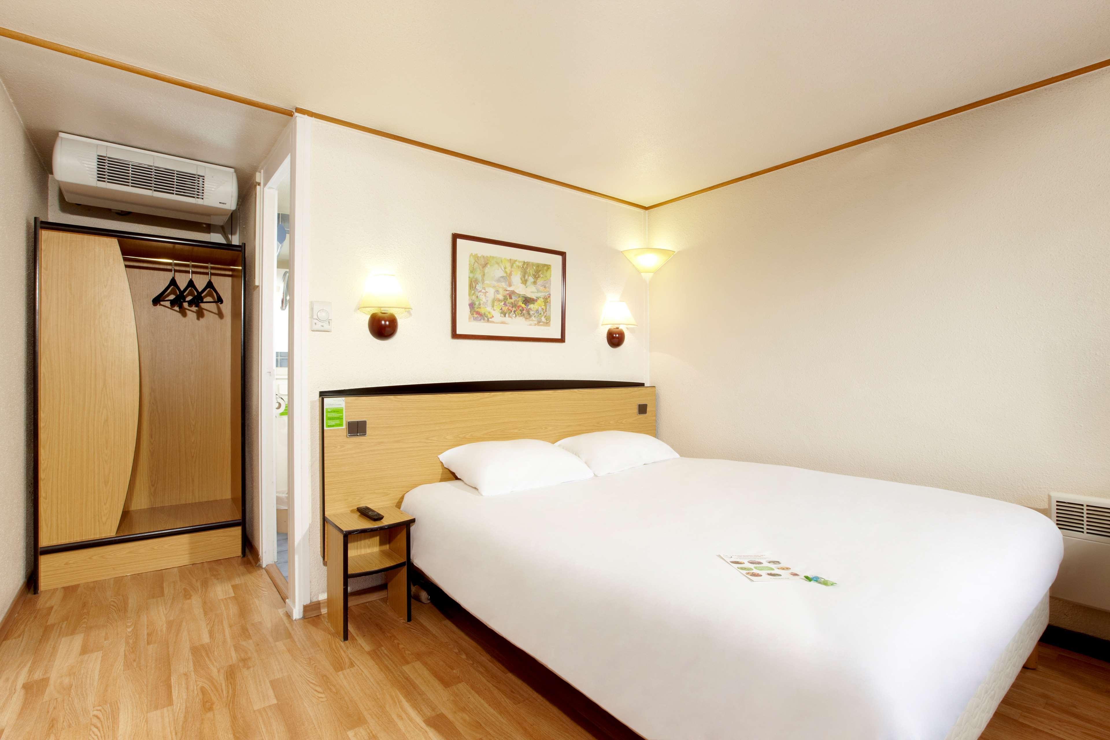 ก็องปานีล รูแอ็ง นอร์ด มงต์ แซ็.แอญ็อง Hotel ภายนอก รูปภาพ