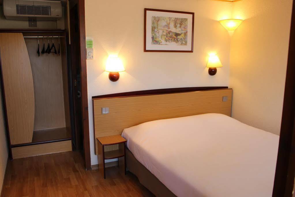 ก็องปานีล รูแอ็ง นอร์ด มงต์ แซ็.แอญ็อง Hotel ภายนอก รูปภาพ